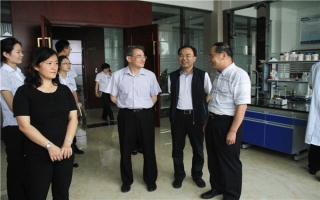 廢棄物資源化國家工程研究中心、昆明理工大學(xué)孫可偉教授,棄物資源化國家工程研究中心常務(wù)副主任、昆明理工大學(xué)教授李如燕博士蒞臨指導(dǎo)