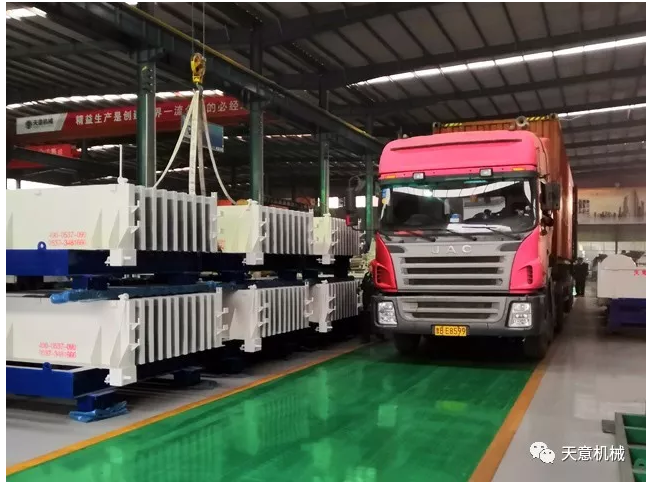 天意機(jī)械為柬埔寨客戶加工生產(chǎn)年產(chǎn)80萬(wàn)平方輕質(zhì)墻板生產(chǎn)線成功裝車啟運(yùn)！